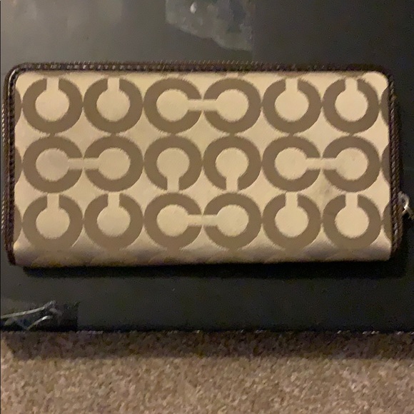 Coach Handbag and wallet. (Only used once) - Picture 12 of 14